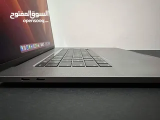  1 Macbook pro 2019 core i7 like new