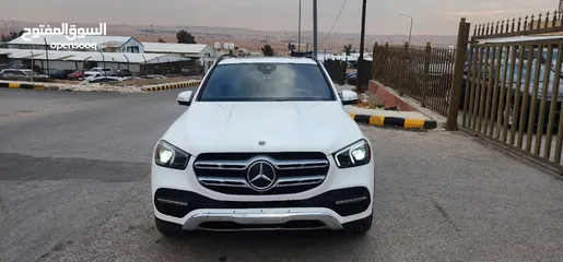  1 مرسيدس GLE 350- 4 MATIC موديل 2020  دفع رباعي  عاليه الإضافات  غير مجمركه لون ابيض والداخل اسود