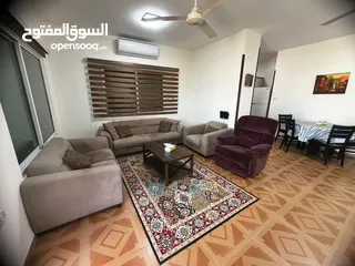  8 شقة في الخامسة للبيع
