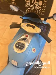  2 دراجة اطفال كهربائية بحالة ممتازة للبيع