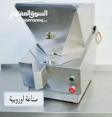  2 قطاعة بطاطا اوروبية حديثة جديدة استعمال اسبوع فقط بسرعة تقطيع 30 كيلو في الدقيقة الواحدة