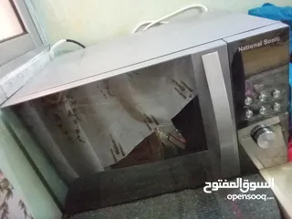  4 غاز وفرن إيطالي خمس رؤوس وميكروويف ومكنسة كهربائية للبيع