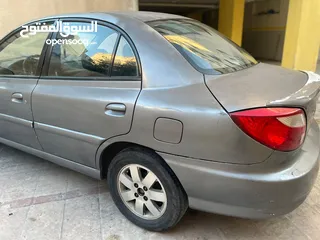  7 كيا ريو 2001