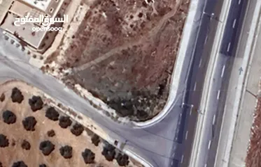  4 قطعة أرض في البلقاء في السلط في بطنا قريبة من جامعة البلقاء التطبيقية بمساحة 917 متر مربع (سكن أ)