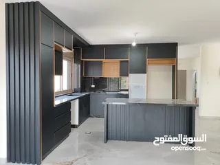 5 فرصتك للسكن في موقع مميز – عين منجد – إطلالة بانورامية