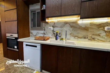  3 روف للايجار مفروش بالكامل اطلالة رائعة وموقع استراتيجي في اجمل مناطق البيرة