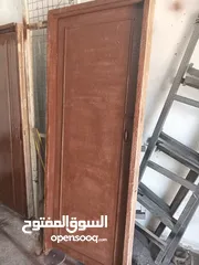  2 ابواب خشب  بسعر حرق والسعر مميز