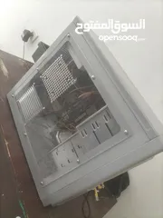  2 كمبيوتر قديم للبيع بس ناقصه كرت شاشه معو كيبل تشغيل و مع كيس مرتب تشوف جواه زي الجيمنج بسعر رخيص