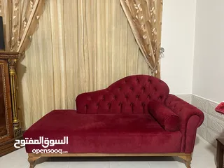  1 للبيع صوفا تصلح للجلوس او الاستلقاء