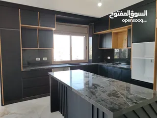 4 فرصتك للسكن في موقع مميز – عين منجد – إطلالة بانورامية