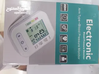  4 جهاز قياس ضغط الدم