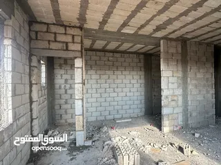  3 بيت مستقل للبيع في الذهيبه الشرقيه ق التشطيب أربع واجهات حجر مساحه البناء 220 متر