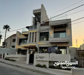  2 طابق ارضي 250 م +160 حديقه و ترس عبدون بقرب سفاره اوكرانيا و تاج مول تشطيبات فندقي فخمه حديثه