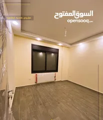 12 بتشطيب فندقي منطقة فلل في اجمل مناطق الحويطي خلف المدارس العالمية