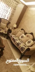  8 طقم كنب خشب زان للبيع مع البرادي بحاله الجديد