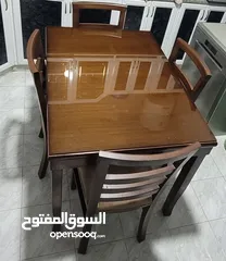  7 جلاي سامسونج شبه جديد مع طاوله سفره