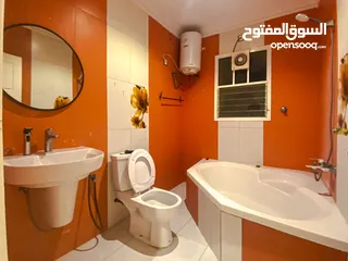  7 شقة للايجار في مدينة السلطان قابوس- 3BHK apartment for rent in MQ