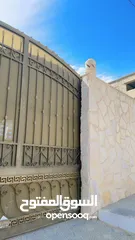  7 بيت مستقل للبيع