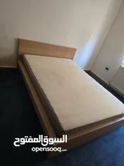  1 غرفة نوم من ايكيا للبيع اللون خشابي فاتح