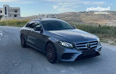 1 Mercedes benz E220D black edition