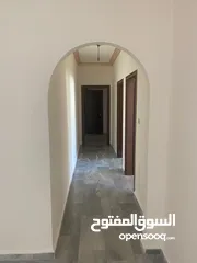  11 شقة للإيجار