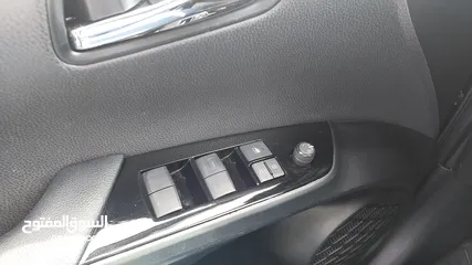  19 تويوتا بريوس 2022 XLE فحص كامل فل ما عدا الفتحة صنف بيرسونا TOYOTA PRIUS 2022 XLE FULLY LODED