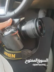  2 كامره نيكون 5200D  ملحقاتها موجوده كامله  نظافه 100% 