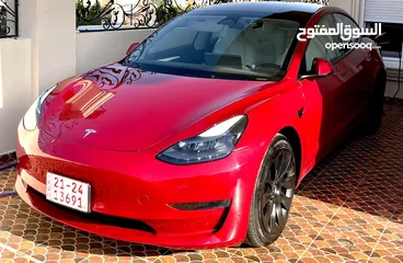  1 TESLA MODEL 3 2023