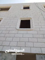  20 بيت جديد مكون من ثلاث طوابق مشطب غير مسكون مساحة 460 متر+70متر ترس بالقرب من شركة النزيه للبلاط