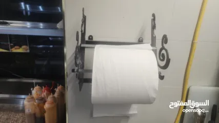  2 معدات مطعم شبه جديد