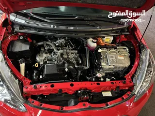  17 Toyota Prius c2017
