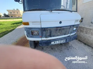  2 باص مرسيدس مرخص سنه