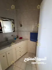  19 شقة فارغة - شارع مكة - 3نوم 1ماستر - 268م - بإطلالــــه مميزة - قرب الخدمات العامة