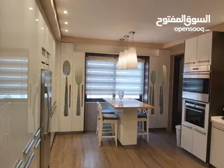  28 شقة طابقية مفروشة للايجار اربع غرف نوم في صويفية