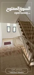  7 شقه طابقيه دور ثالث مع السطح للبيع مساحة 140 متر مربع ،بالقرب من السيفوي والبنوك شارع 36