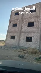  2 بيت عالعظم للـــــــــــبيــــــع:-  العنـــــــوان:- المفرق/ سما السرحان/الحي الجنوبي.   المنزل من
