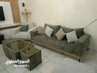  6 كنب تفصيل 8 مقاعد مريح جداً ولونه رائع وبحالة الوكالة