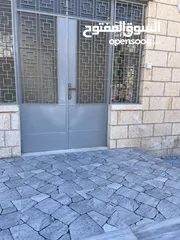  10 شقة ارضية احكام تجاري في جبل الحسين للإيجار