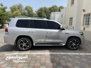  4 لاند كروزر GXR V8 جراند تورنق 2021