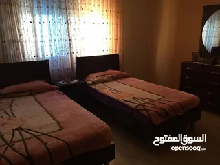 6 شقة مميزة للبيع في أم السماق الجنوبي  - خلف البرجر كنج طابق ثالث 150م مع روف 90م بسعر مغري