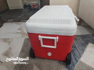  4 صندوق تبريد 50 لتر مع عجل