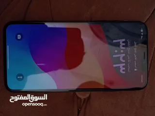  2 ايفون 11 برو ماكس بحاله ممتازه