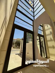  23 شقة لقطة للبيع شبه أرضي شارع المطار النخيل  شبه ارضي مساحة 183م وترس خارجي 170 م ومسبح خاص وكراج خاص