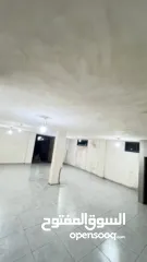 6 مخزن واسع للايجار مع رمبة بسعر مناسب