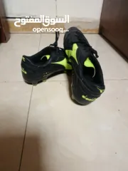  1 بوت رياضه مستعمل اسبوع مع رباطو