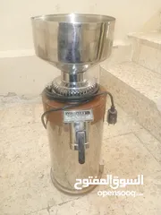  2 مطحنه قهوة ستالس ستيل حديثه بحاله جيد شغاله ميه ميه