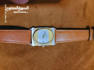  27 ساعات قديمه مخزنه