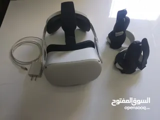  2 Meta Quest 2 (128GB) + Accessories  نظارة VR للبيع بحالة ممتازة