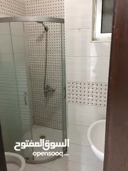  5 شقة ارضيه للبيع في حي نزال