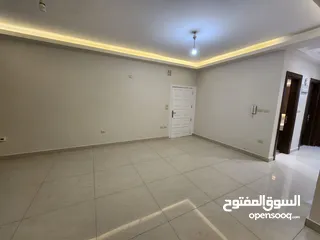  5 شقة أرضية فارغة للإيجار في الصويفية - ref: 14414